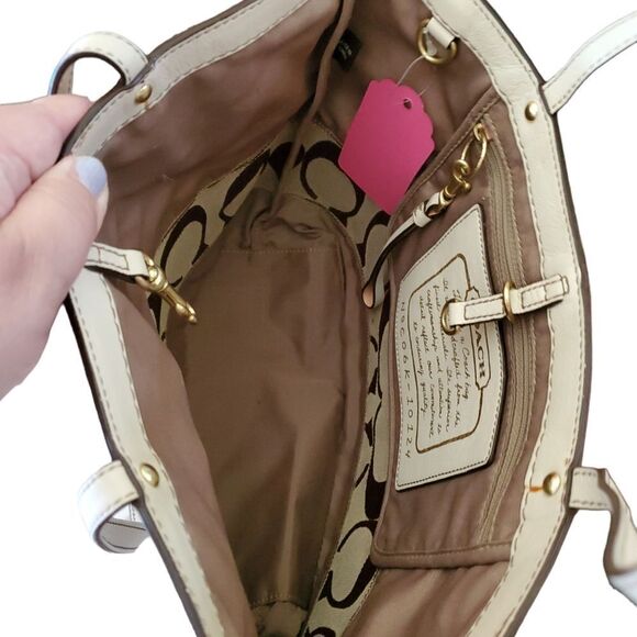 Authentic Vintage Coach logo purse - Picture 4 of 7